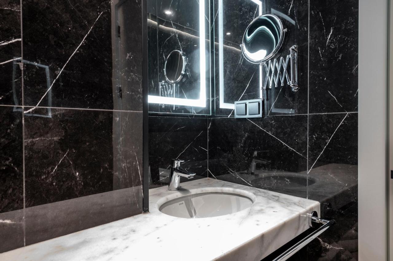 Hotel The Grandeur 5*