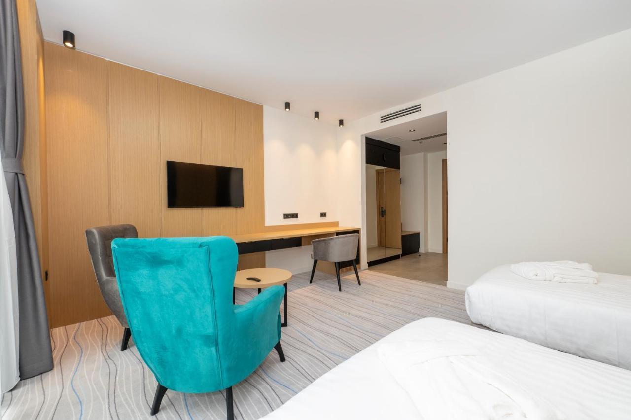 Hotel The Grandeur 5*
